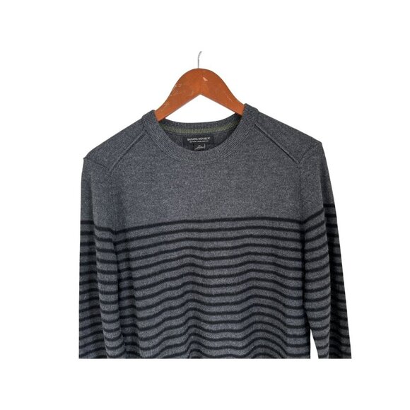 Banana Republic Mens M Gray & Black Striped 100% Merino Wool Crewneck Sweater - Picture 2 of 7